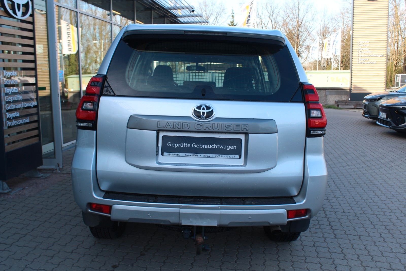 Toyota Land Cruiser Basis 2.8 Automatik*4x4*AHK*PDC*GJR foto 13