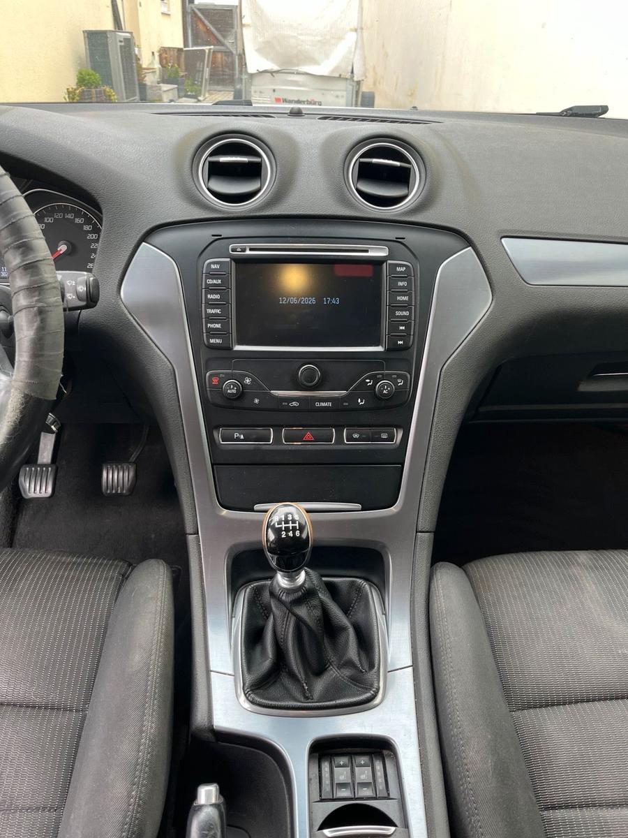 Ford Mondeo 2012 — photo 9