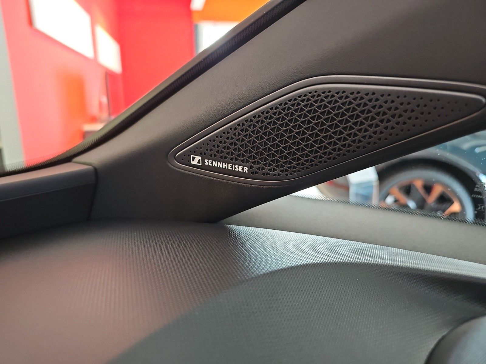 Fahrzeugabbildung CUPRA Born VZ 240KW 79kWh SENNHEISER/PANO/DCC/20"/AR