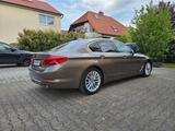 BMW 530d xDrive A - - mit Diesel-Antrieb: Beige, Limousine