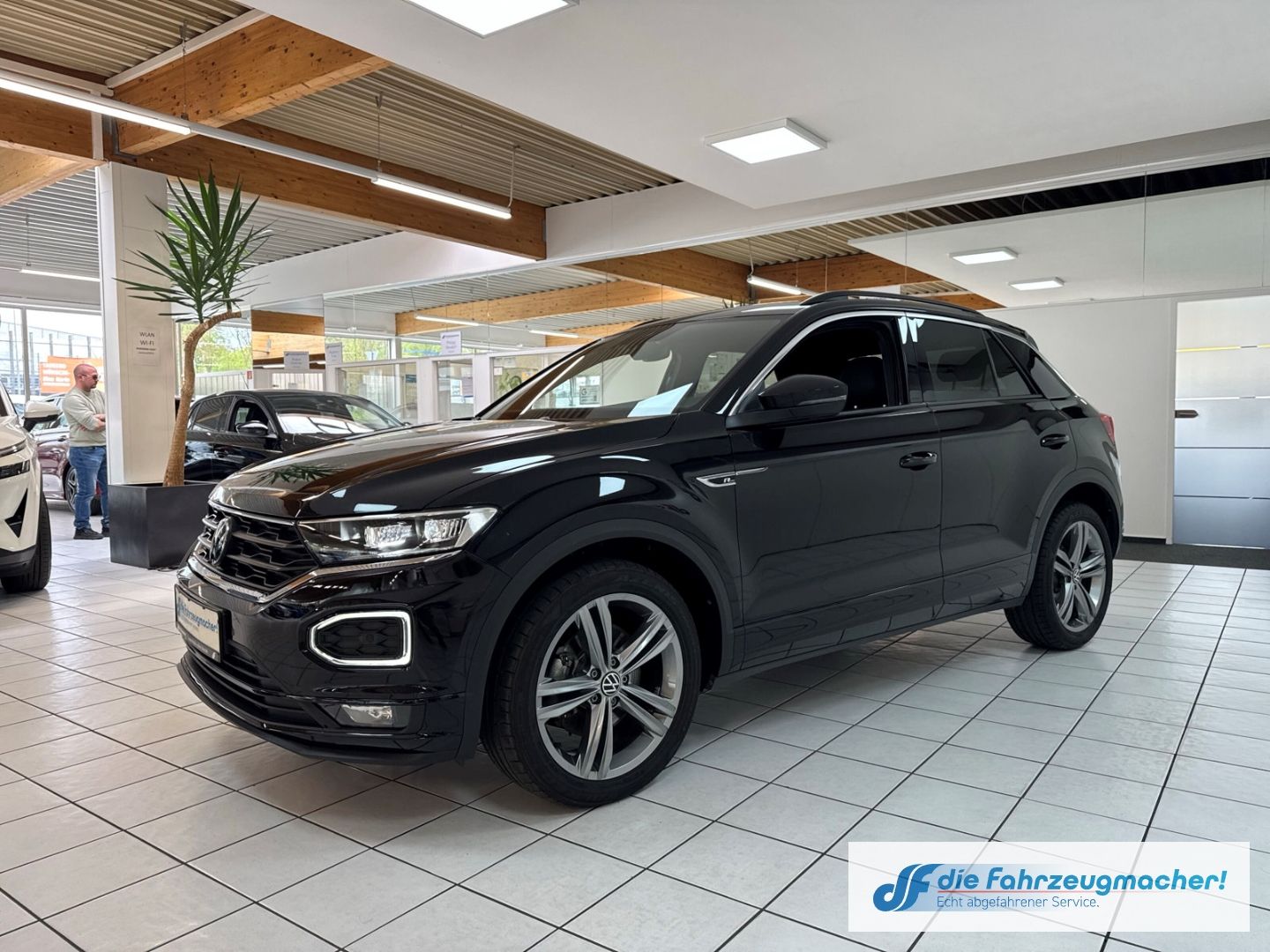 Fahrzeugabbildung Volkswagen T-Roc R-LINE Sportpaket ab.AHK Navi Digi.Cockpit