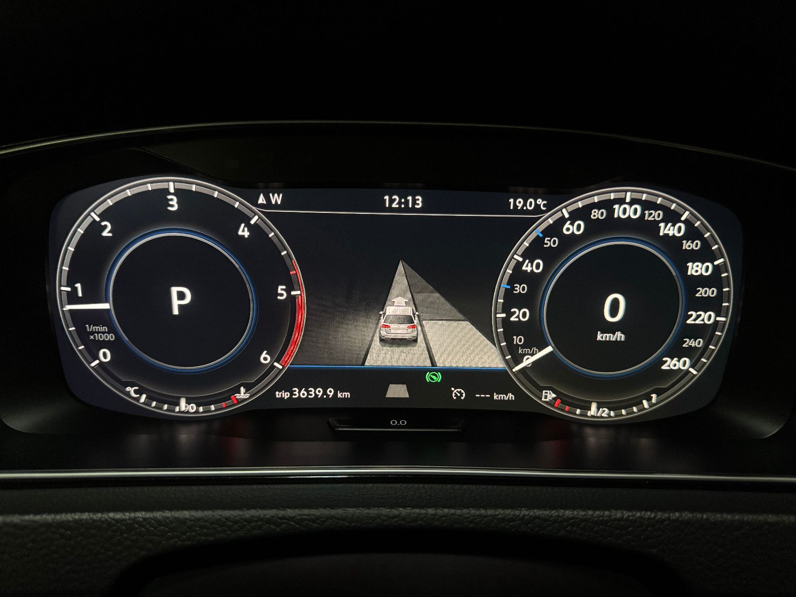 Fahrzeugabbildung Volkswagen Golf VARIANT 2.0 TDI DSG R-LINE SPORTPAKET VOLL