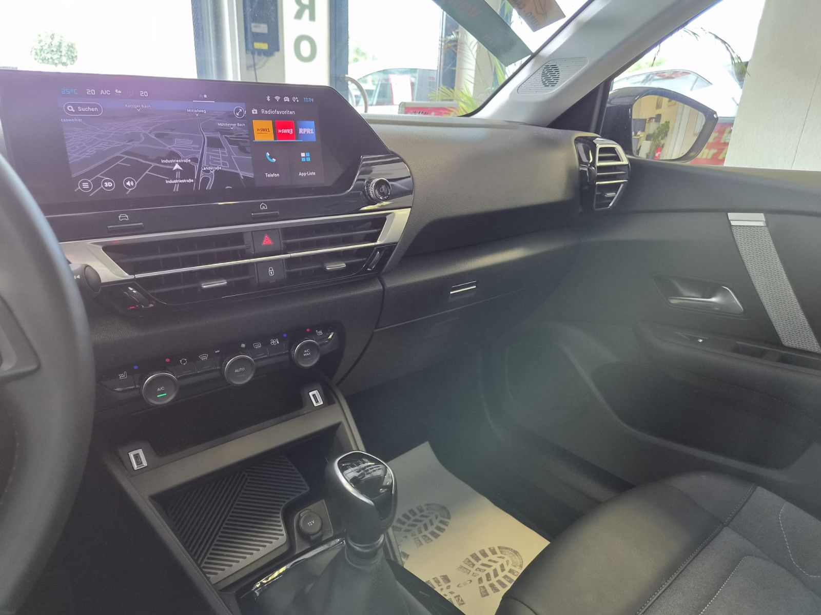 Fahrzeugabbildung Citroën C4 Lim. Plus / LED / NAVI / KAMERA / Sitzhz.