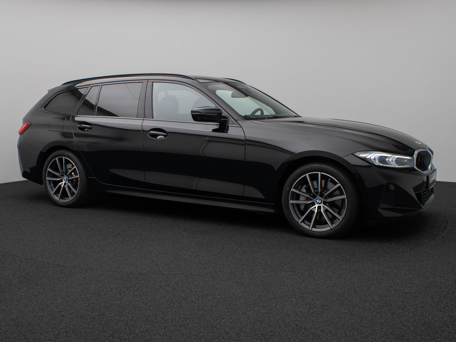 Fahrzeugabbildung BMW 330i Komfort 360°HUD DAB HiFi Sport Memory18Zoll