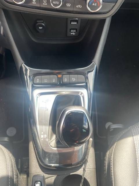 Fahrzeugabbildung Opel Crossland 1.2 Turbo Elegance Paket AT//SHZ LHZ N
