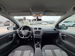 Fahrzeugabbildung Volkswagen Polo 1.0 Allstar Klima Einparkhilfe Tempomat 15"