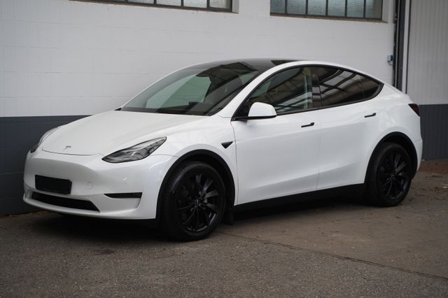 Tesla Model Y Long Range AWD *Matrix-LED*