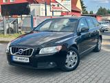Volvo V70 Summum 2,4 D5 AWD AUTOMATIK + XENON+ EL-DACH - Volvo V70 Gebrauchtwagen in Berlin
