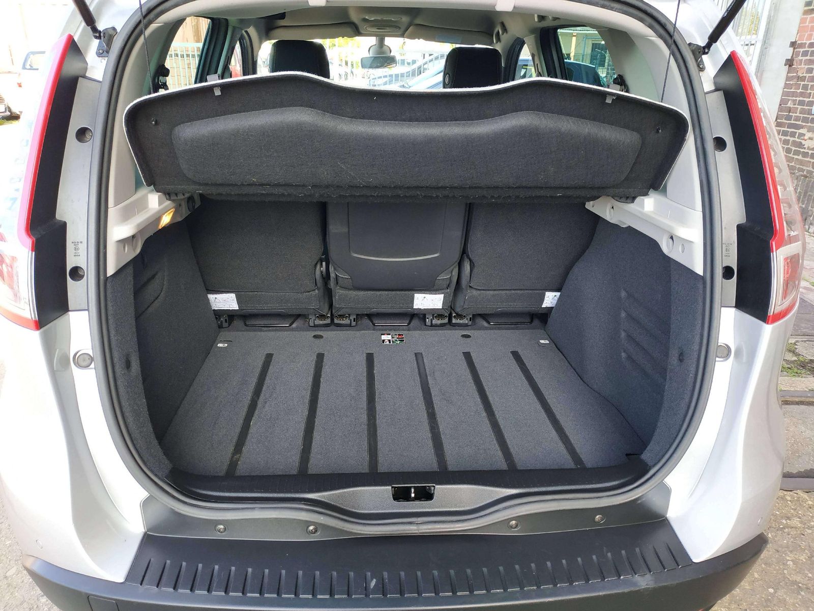 Scenic 1.4 Dynamique/ TÜV NEU/ 8-fach bereift/ T – Bild 9