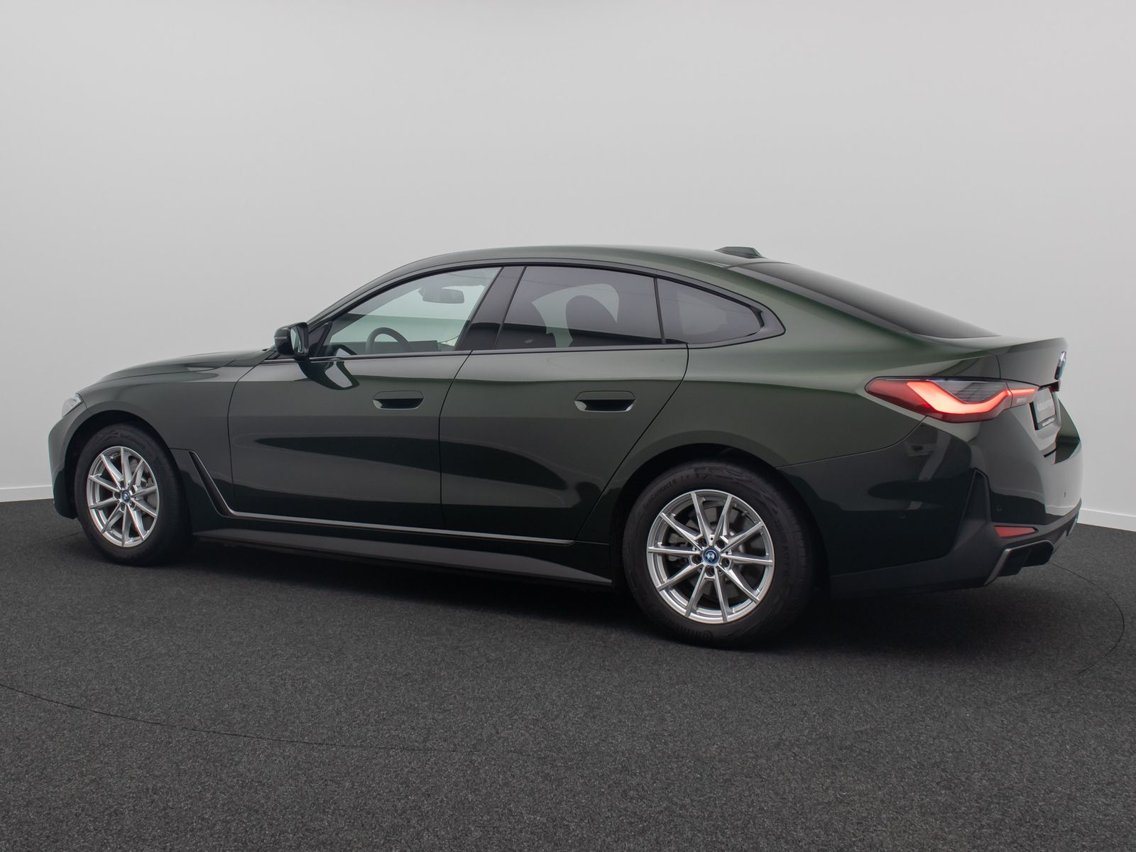 Fahrzeugabbildung BMW i4 eD35 GC Kamera GeschwindigReg DAB Widscreen