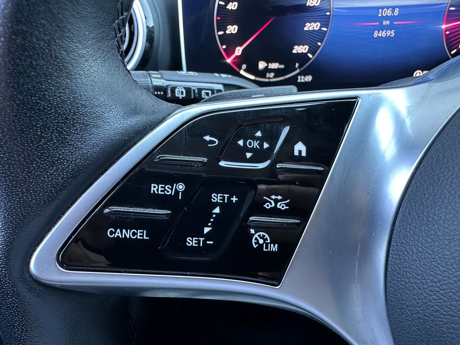 Fahrzeugabbildung Mercedes-Benz C 300 d T Avantgarde NAV+LED+AHK+DISTRONIC+18ZO