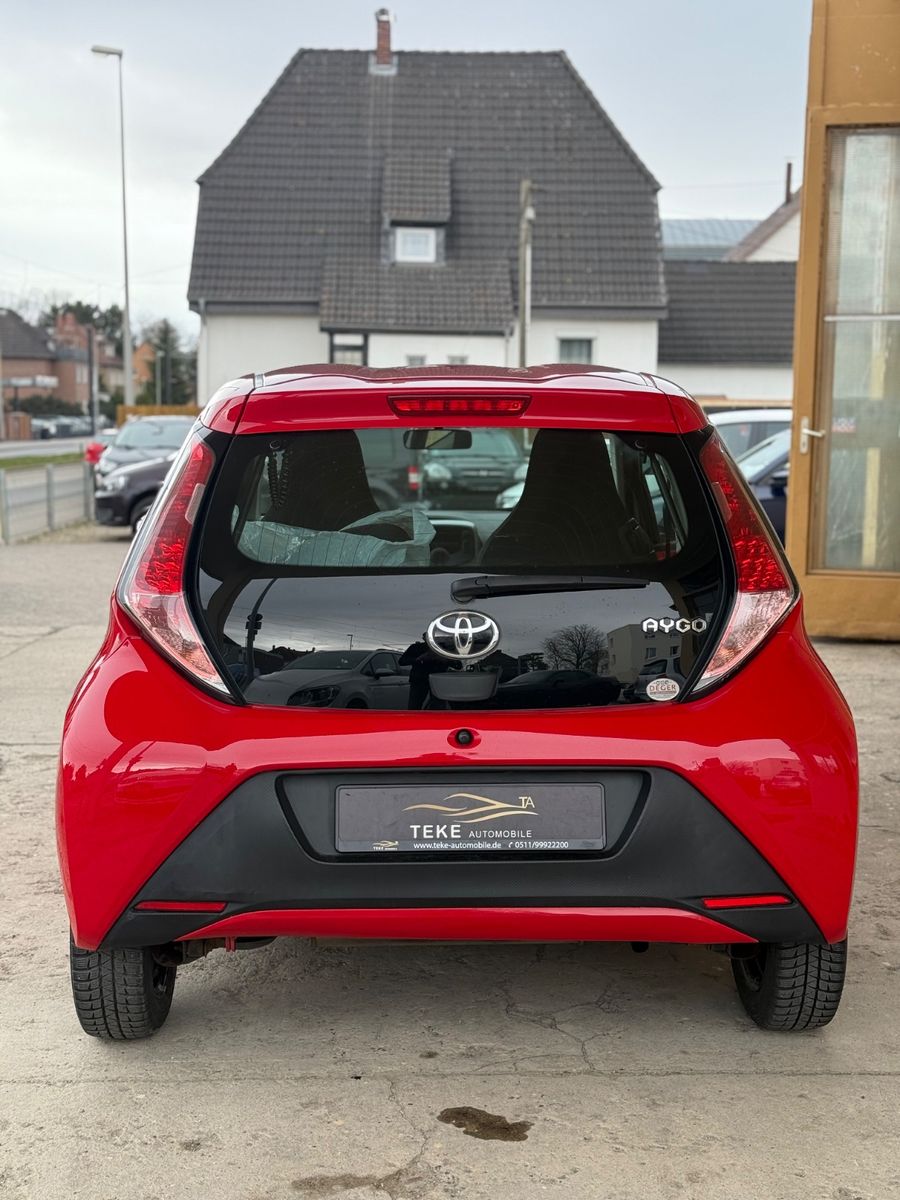 Aygo AYGO x-play Automatik|85Tkm|Scheckheft