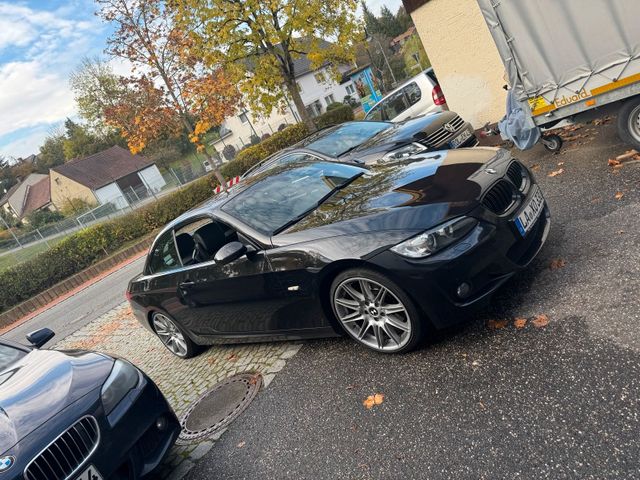 BMW E93 330i M-Paket