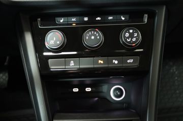 Volkswagen Touran 2.0 DSG R-Line 7-Sitze AHK Kamera