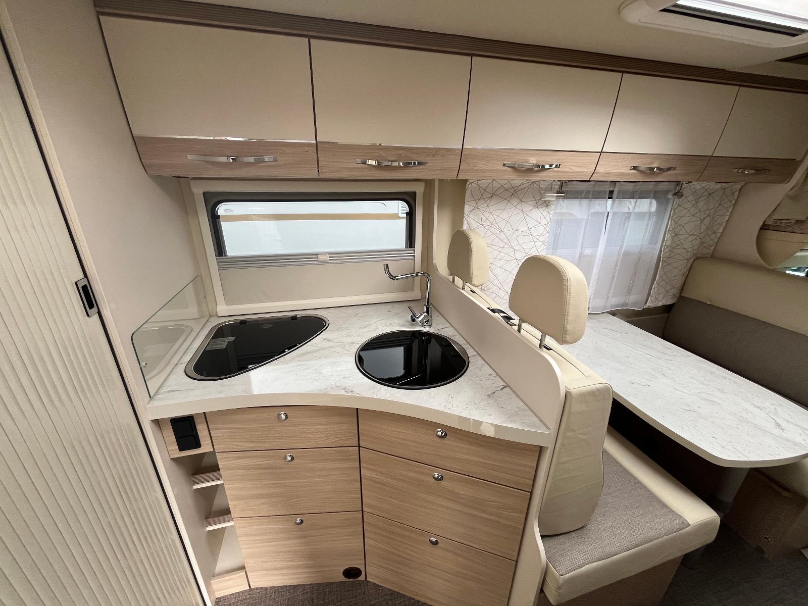 Eura Mobil Activa One 630 LS Travel Plus Automatik 8-Gang – Foto 8 von 12