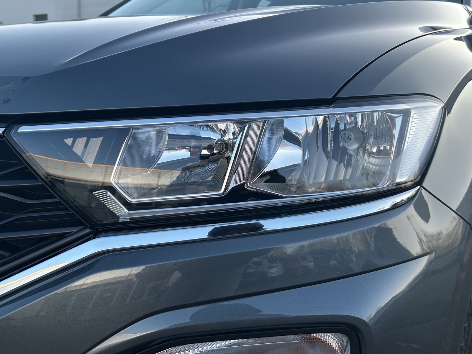 Fahrzeugabbildung Volkswagen T-Roc Style TSI DSG SHZ PDC WeConnect Navi
