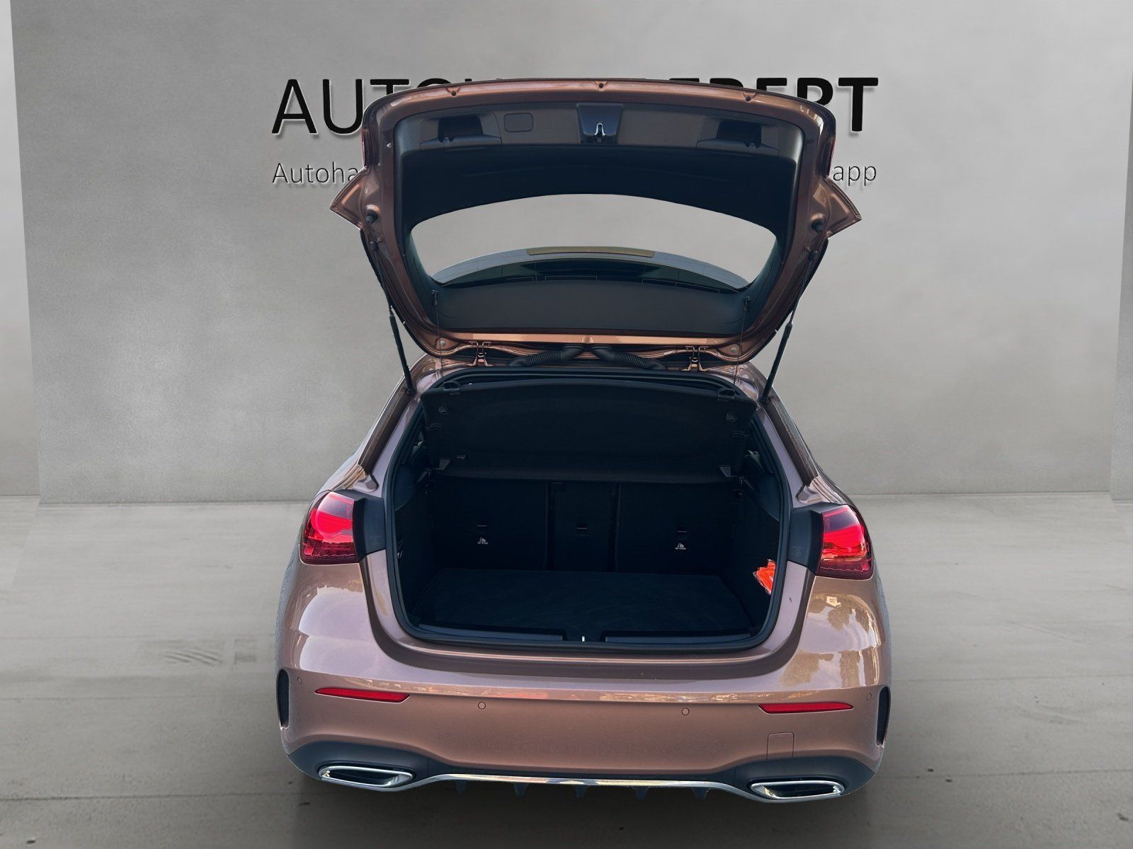 Fahrzeugabbildung Mercedes-Benz A 200 d AMG+ Kamera KeyGo LED Pano DISTRO Ambien
