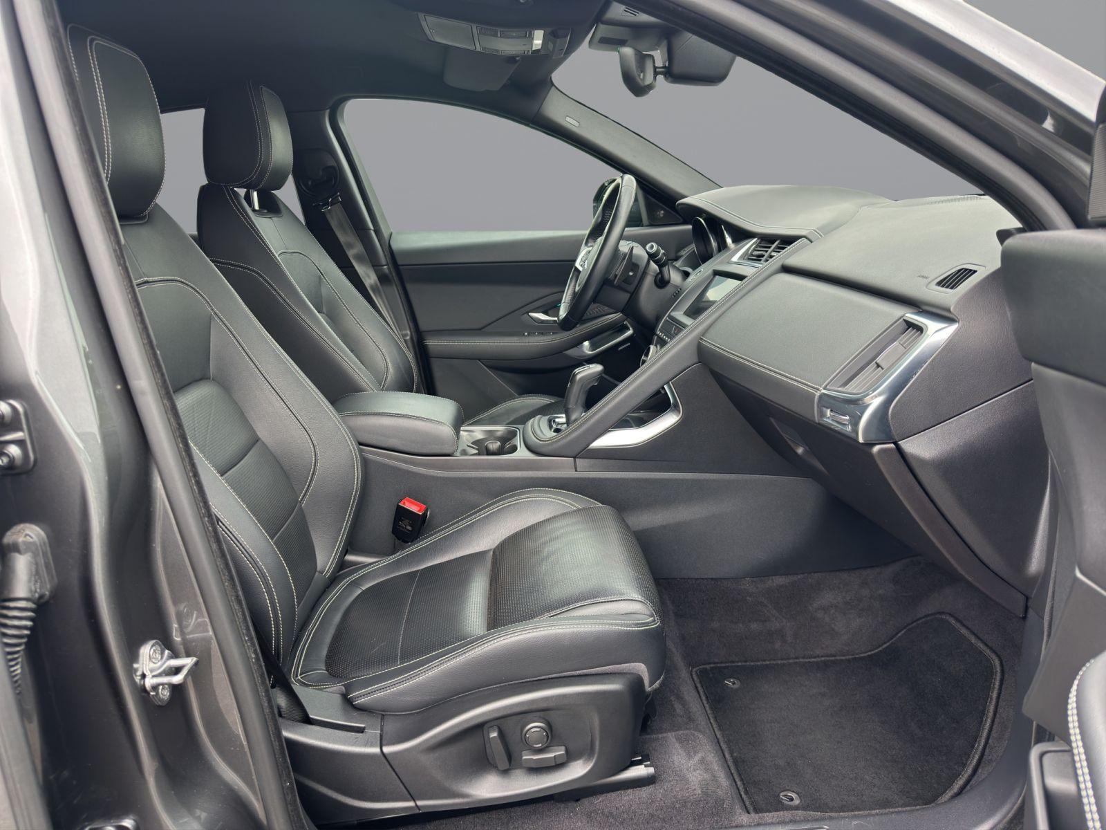 Jaguar E-PACE D180 R-Dynamic SE WinterPaket 19 Zoll LED