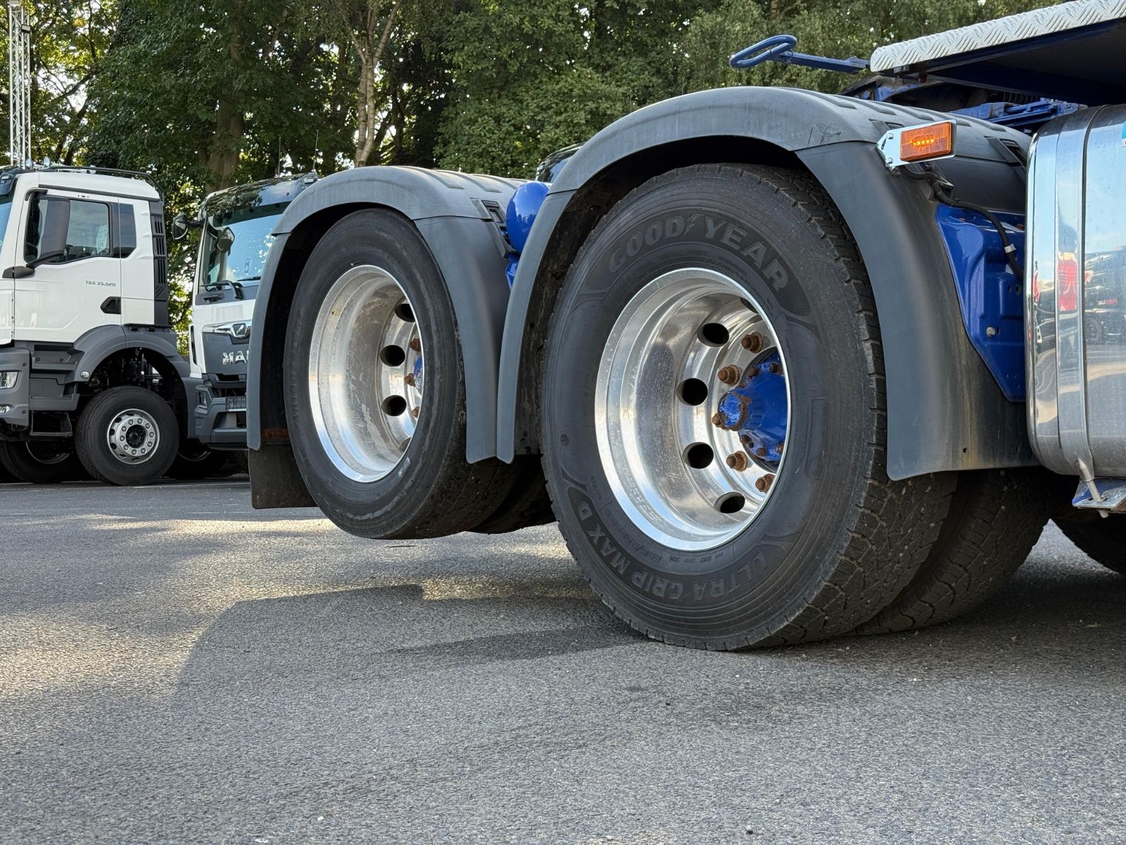 Fahrzeugabbildung Scania R580 V8 HMF 3220-K4 Kran Funk 66 t
