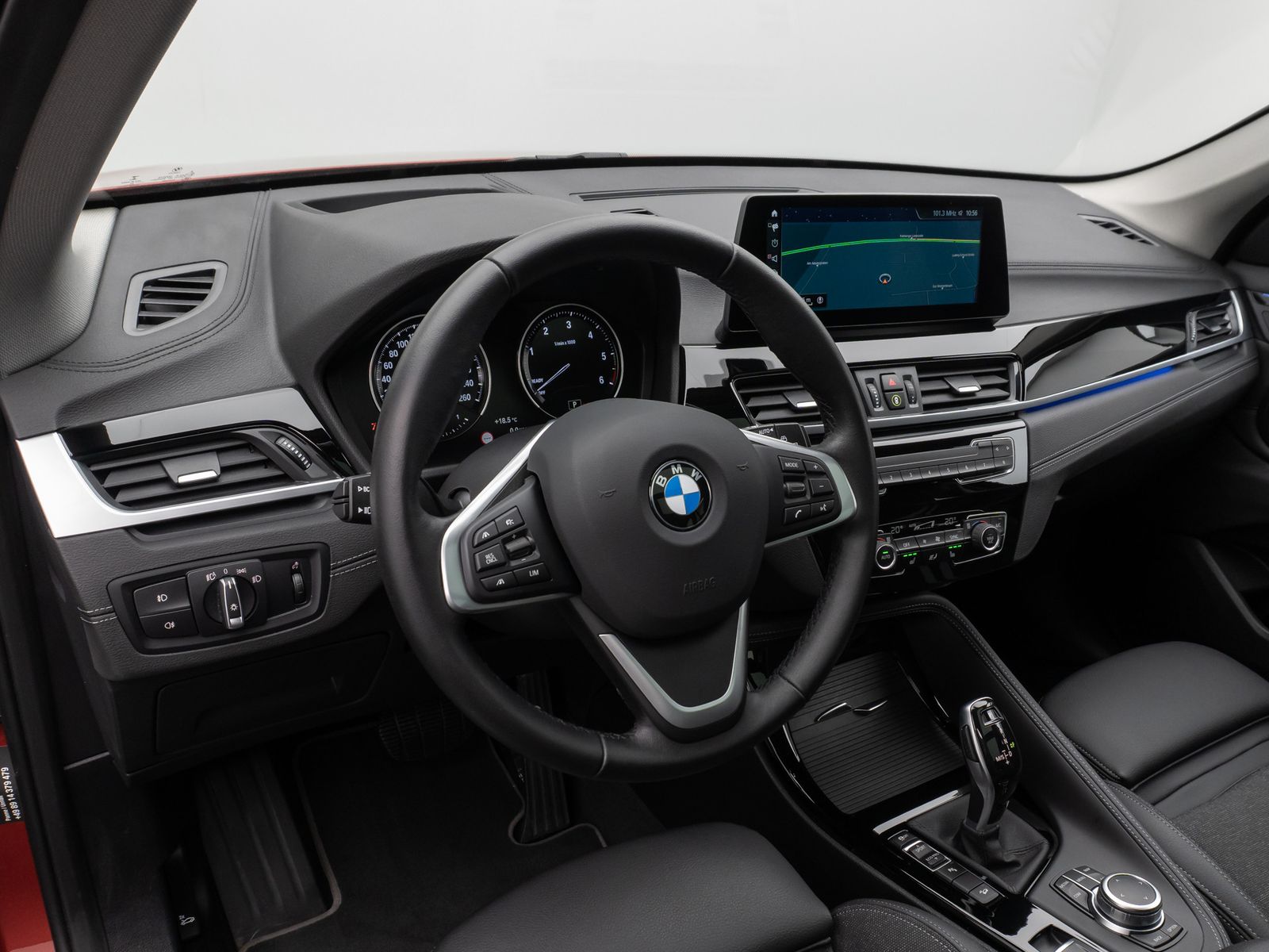 Fahrzeugabbildung BMW X1 xD20d Sport Line Panorama Kamera HUD DAB AHK
