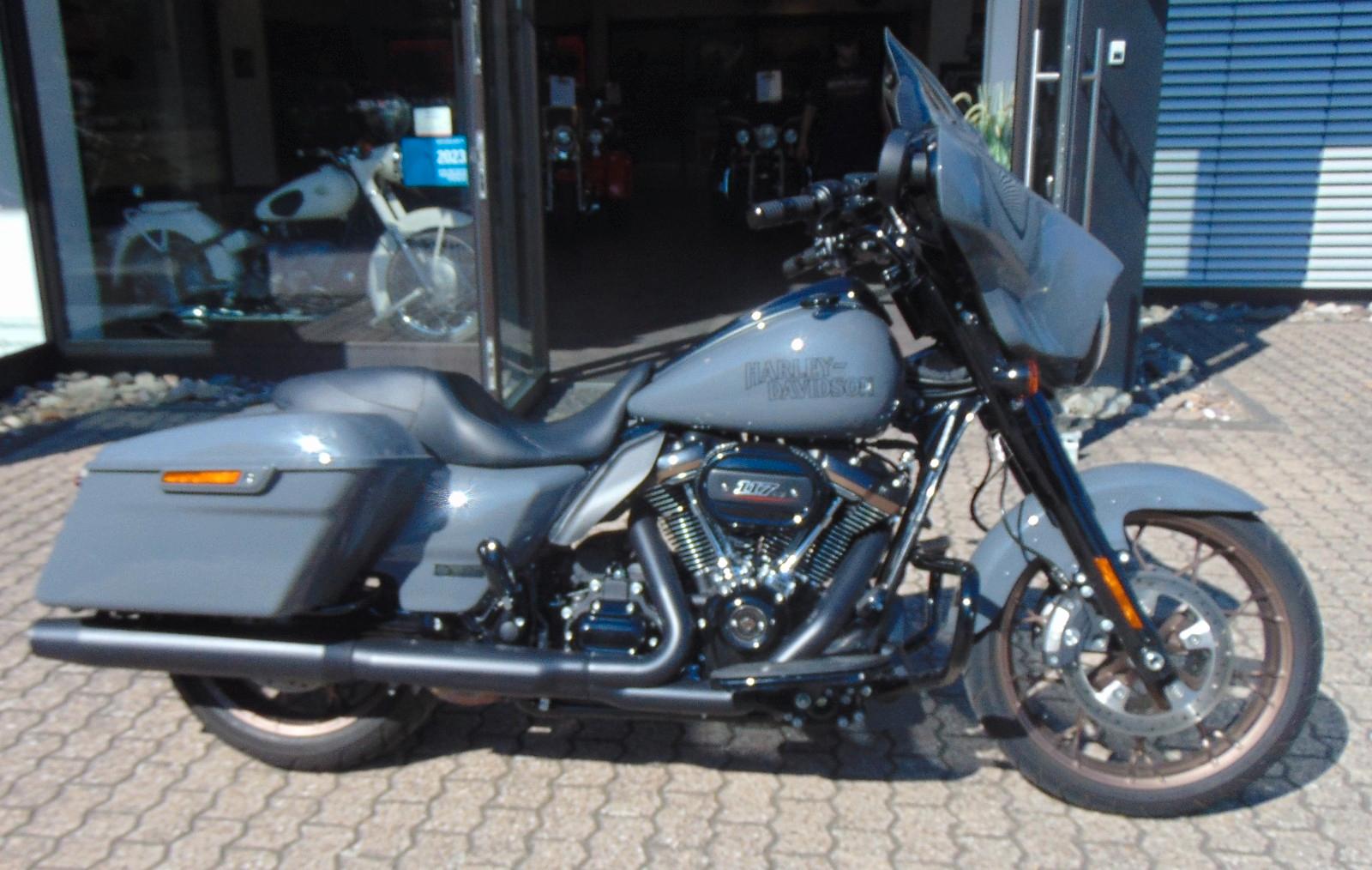 Harley-Davidson FLHXST Street Glide ST