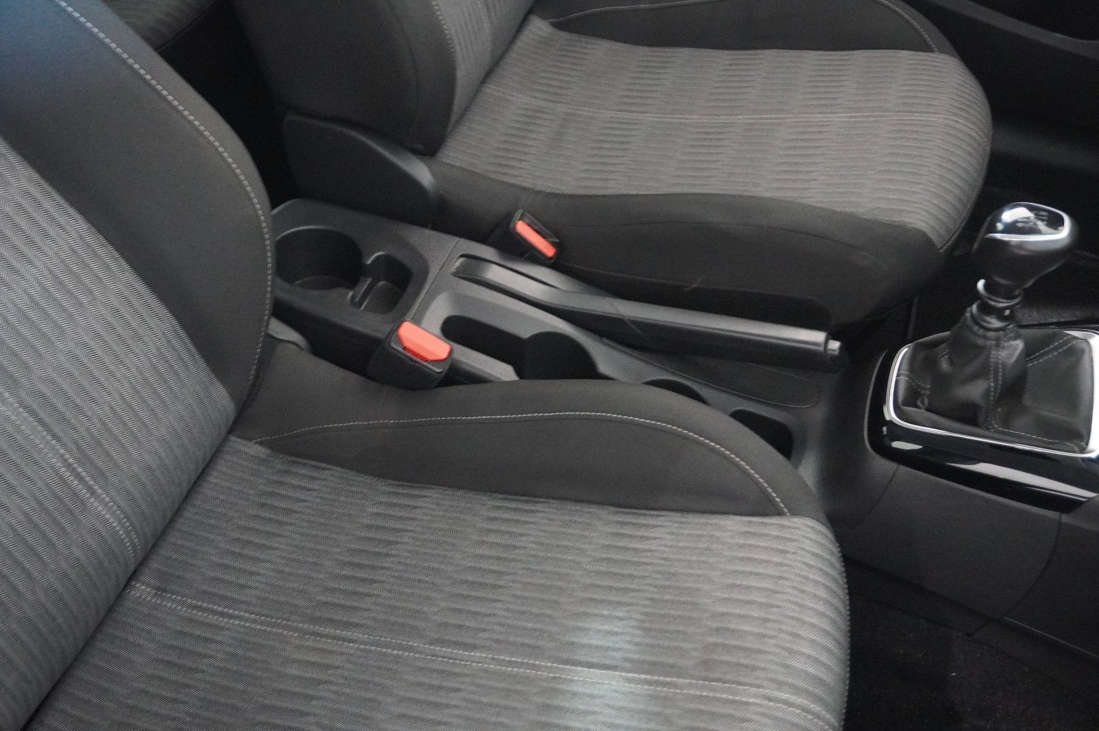 Fahrzeugabbildung Opel Corsa F 1.2 EDITION KLIMA/SHZ/PDC/SPORT/TEMP.