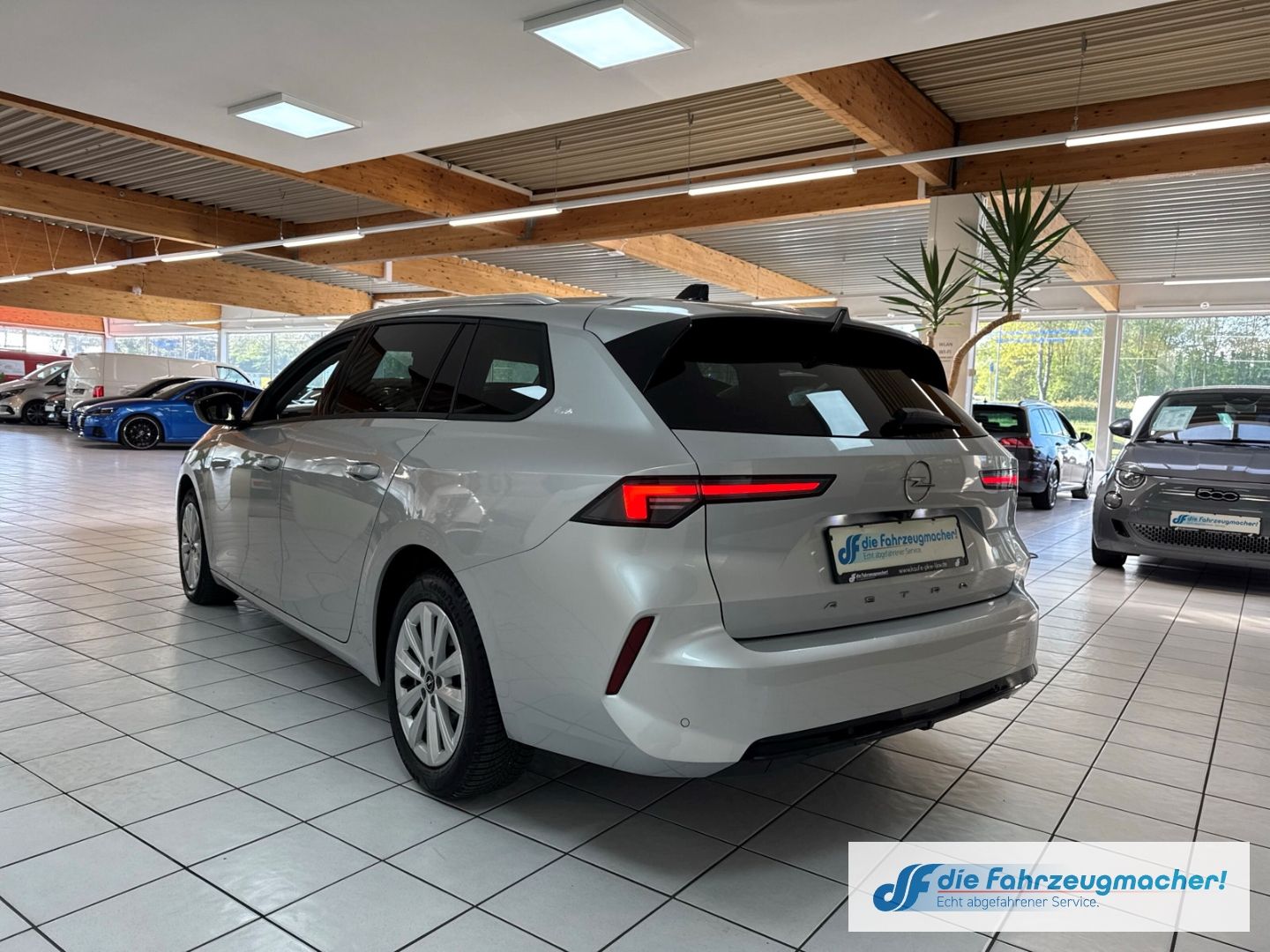 Fahrzeugabbildung Opel Astra L Sports Tourer Elegance Navi LED Apple Ca