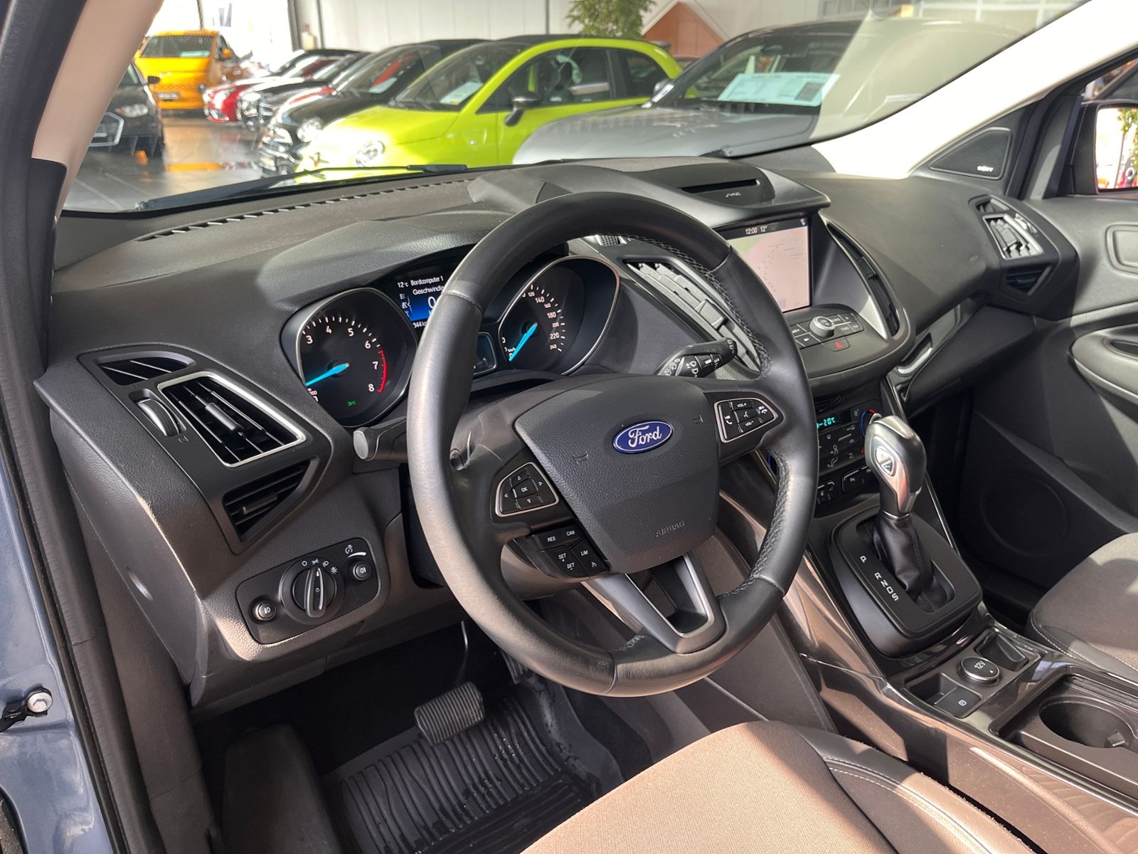 Fahrzeugabbildung Ford Kuga Titanium 4x4 AHK CARPLAY NAV DAB SHZ