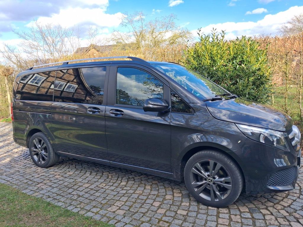 Image of Mercedes-Benz V 220