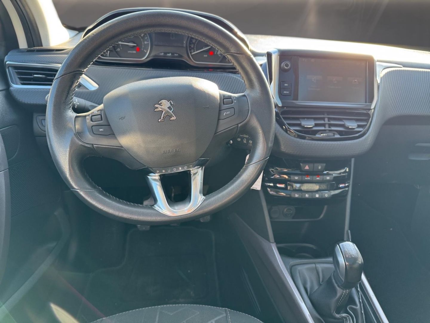 Fahrzeugabbildung Peugeot 2008 Style, AHK,Sitzheizung,PDC,Alus,Pano-Dach P