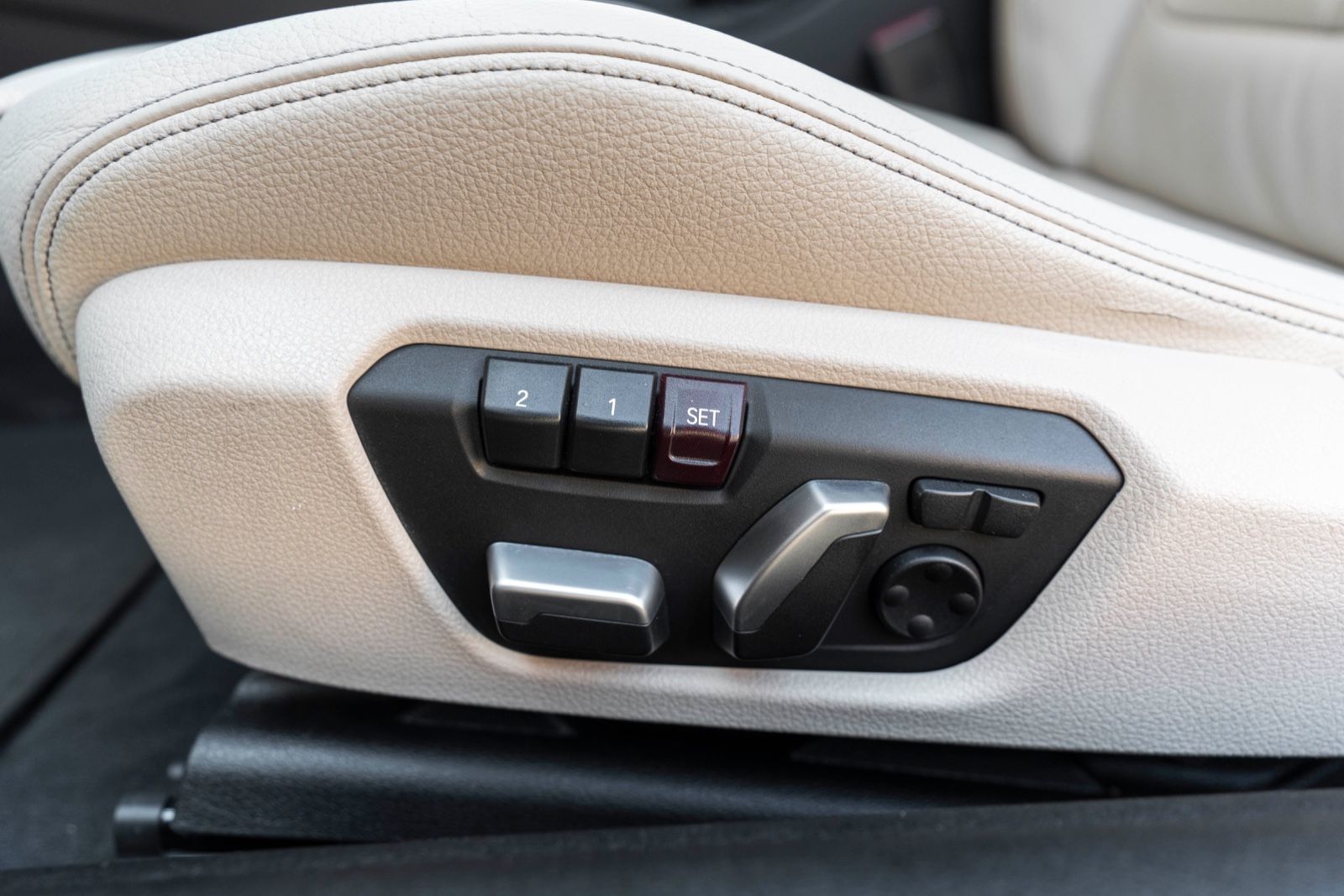 Fahrzeugabbildung BMW 435IX COUPE M-PERFORMANCE HUD H&K KAM ALC TOTW