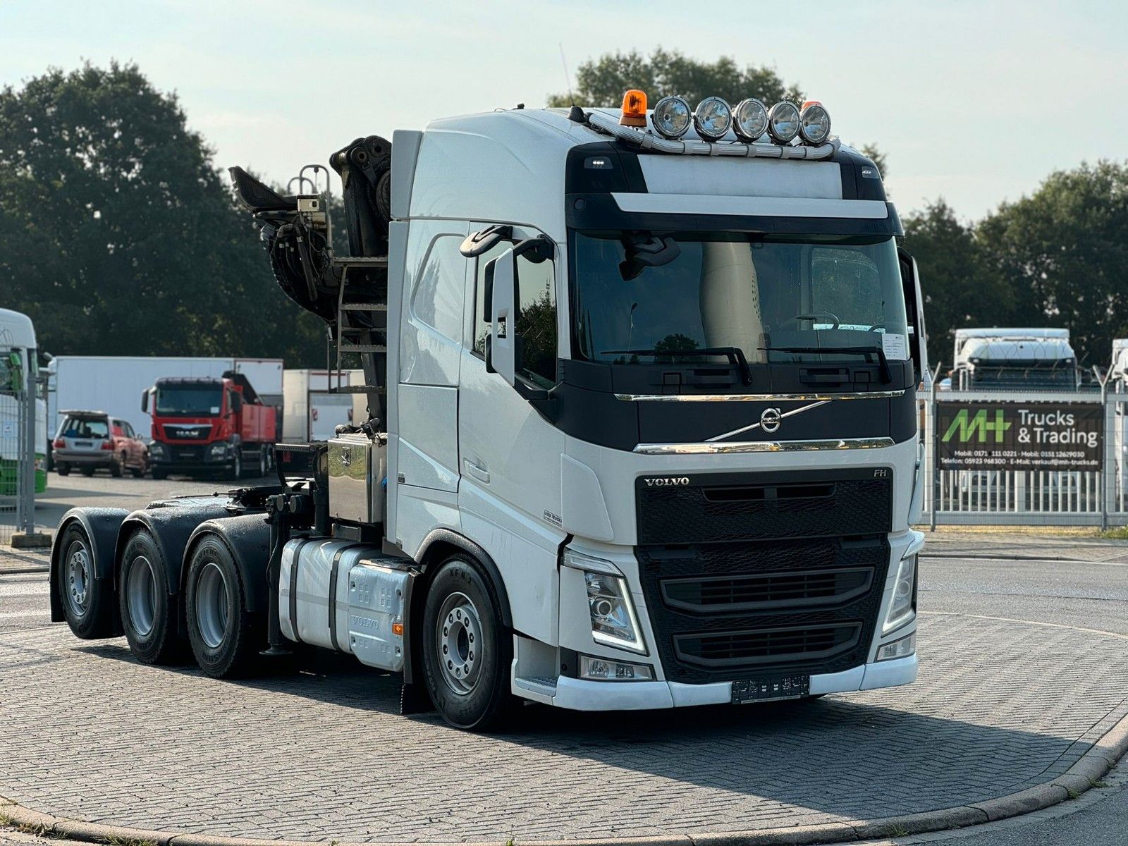 Fahrzeugabbildung Volvo FH 540 8x4 EU6 Retarder Lenk/Lift KESLA LK 9,4m
