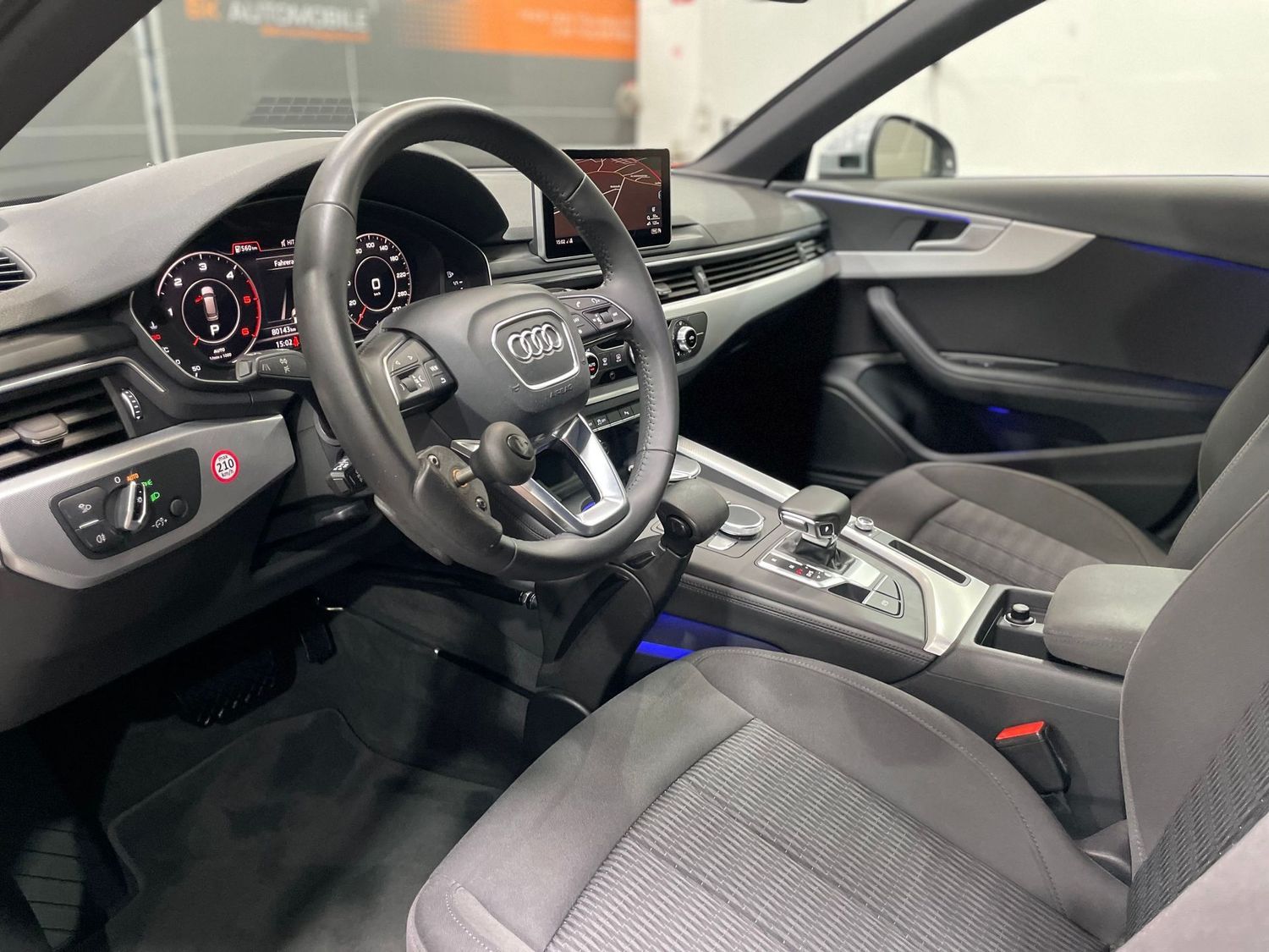 Fahrzeugabbildung Audi A4 Behinderteng. #Kamera#Matrix#ACC#Pano#Virtual