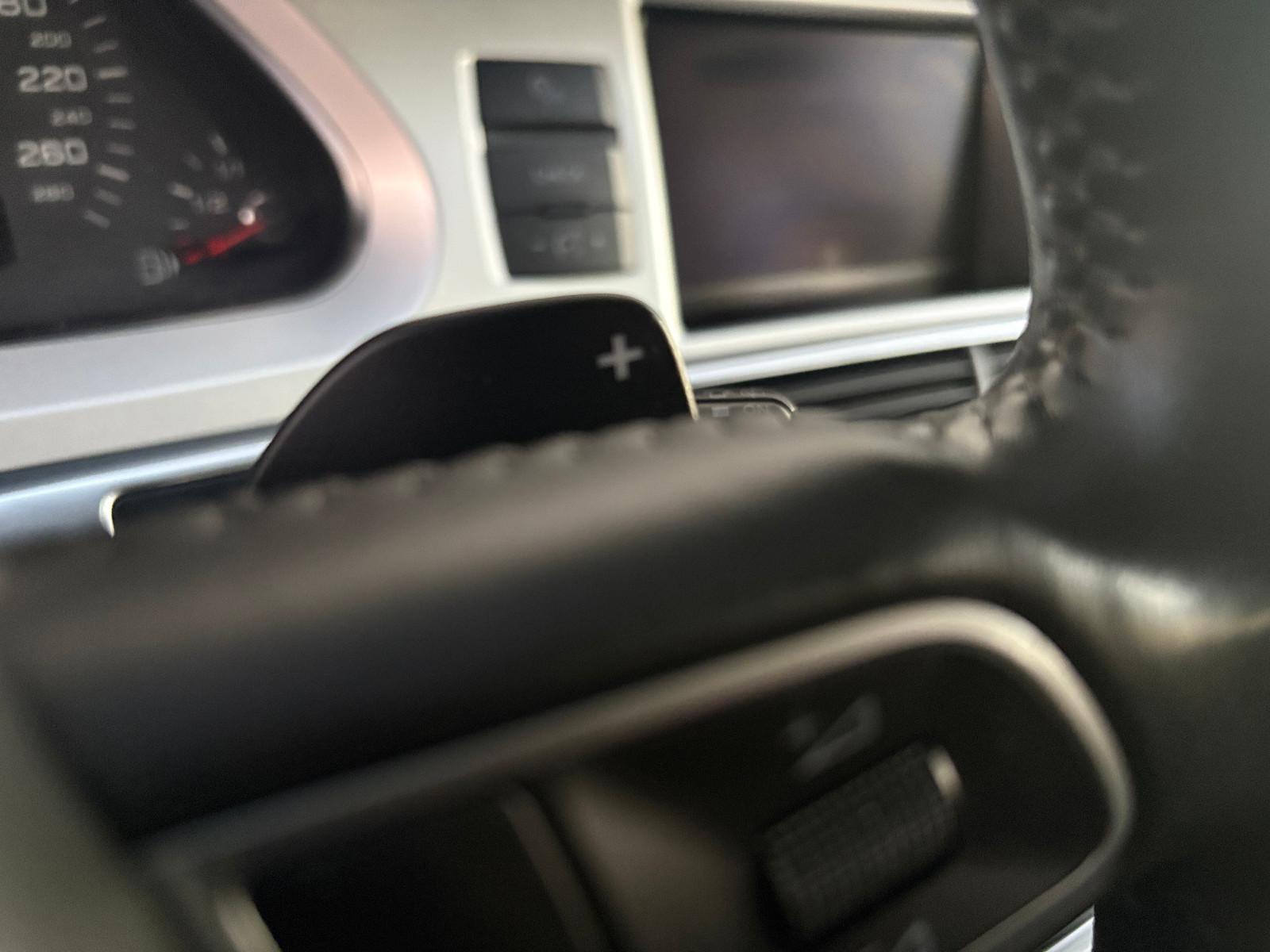 Audi A6 2010 — photo 16