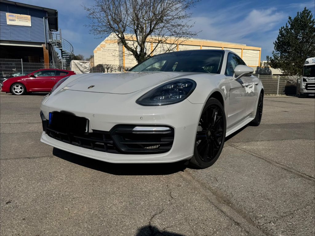 Image of Porsche Panamera