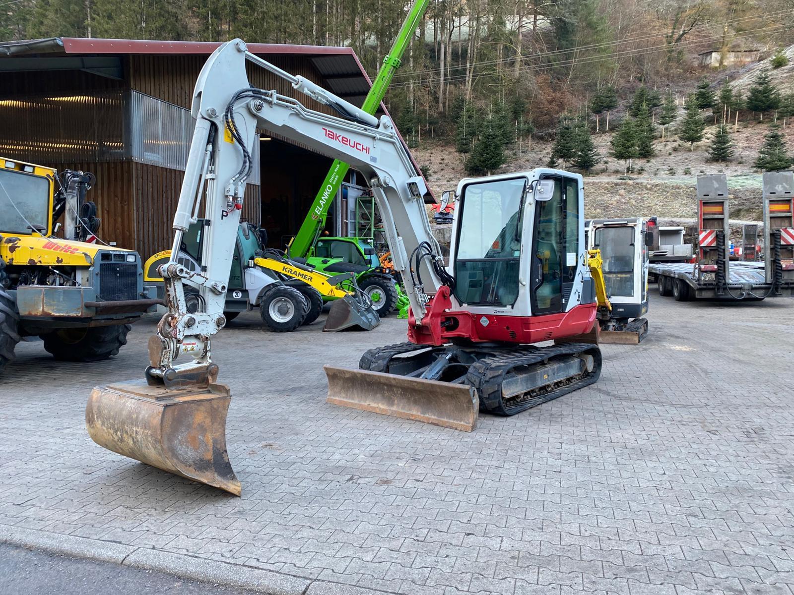 Takeuchi TB 250 Minibagger (netto 38500€)