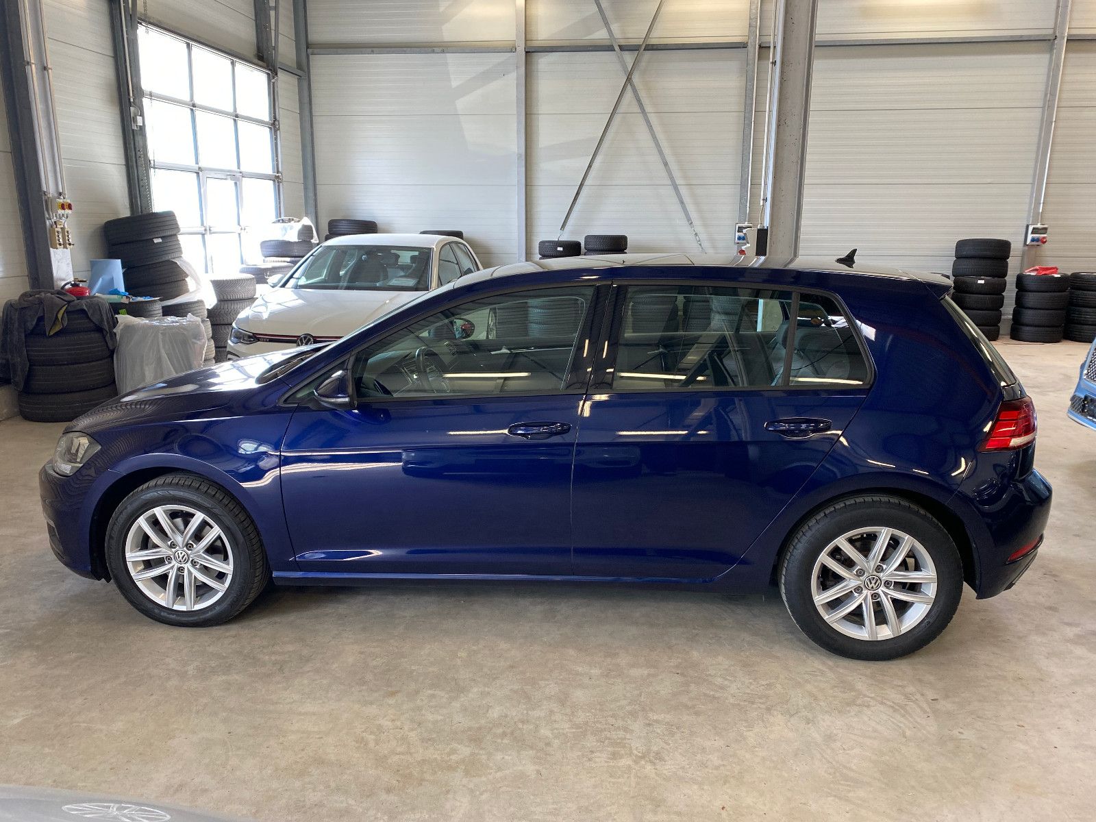 Fahrzeugabbildung Volkswagen Golf VII Lim. Highline DSG ACC Navi Pano Kam LED