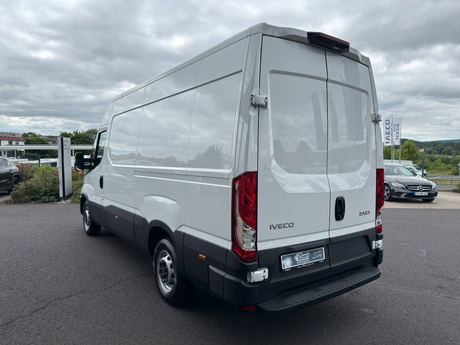 Fahrzeugabbildung Iveco Daily 35S14 V ASC Kastenwagen