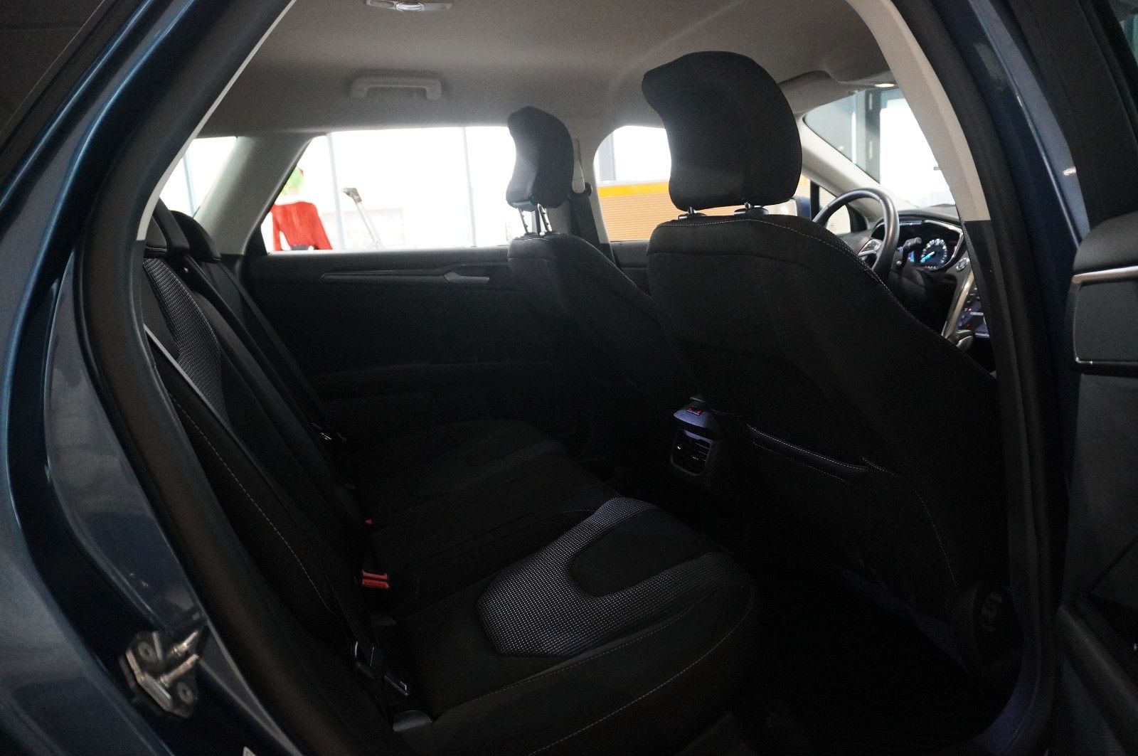 Fahrzeugabbildung Ford Mondeo Turnier 2.0 TITANIUM NAVI/LED/KAMERA/DAB+