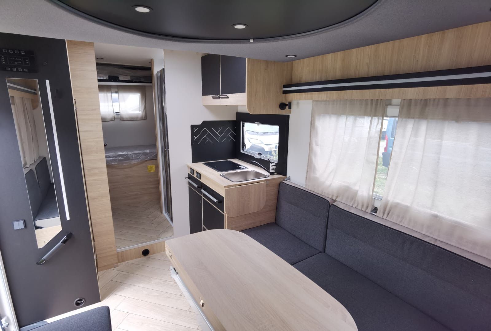 Fahrzeugabbildung Challenger 380 Graphite Edition