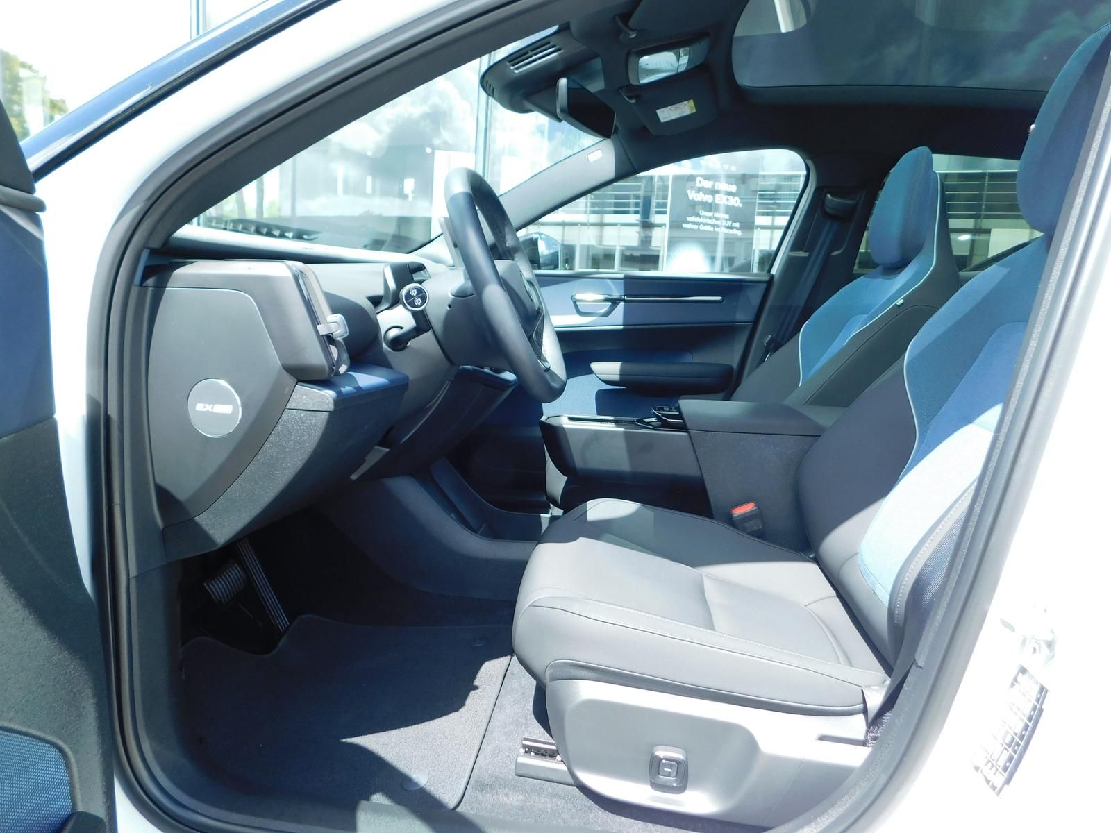 Fahrzeugabbildung Volvo EX30 Single Motor Extended Range Ultra