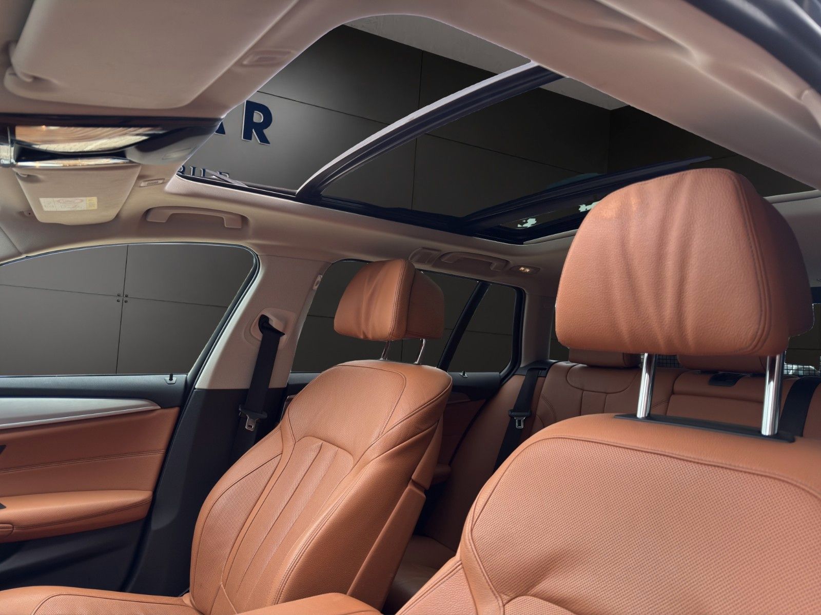 Fahrzeugabbildung BMW 520d Sport Line *Pano*Head-Up*AHK*Kamera*Leder*