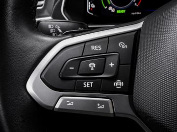 Volkswagen Tiguan - 10