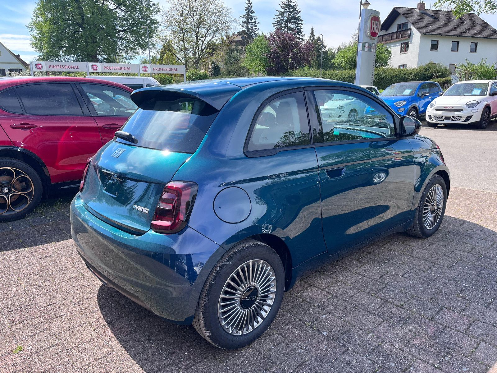 Fahrzeugabbildung Fiat 500 1.0 Hybrid FireFly 48 kW Icon