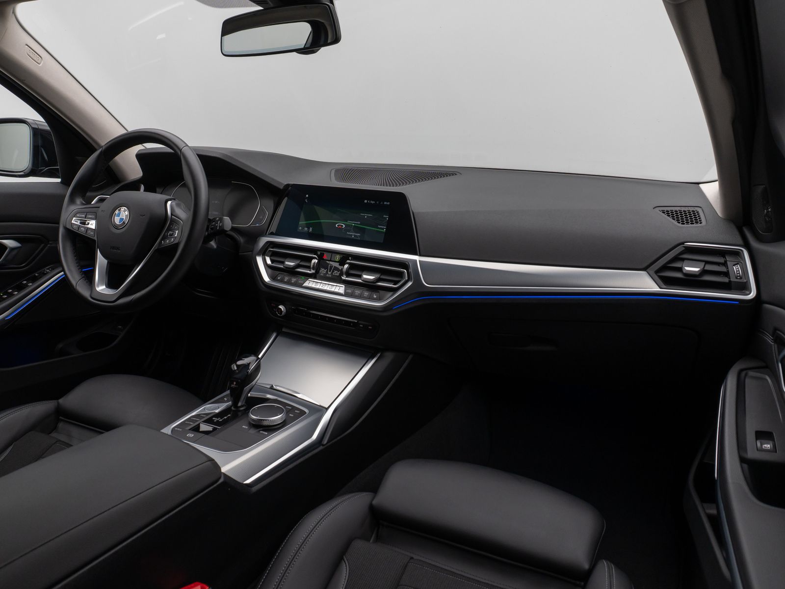 Fahrzeugabbildung BMW 320d Sport Line DAB Laser HUD Cockpit+ Komfort