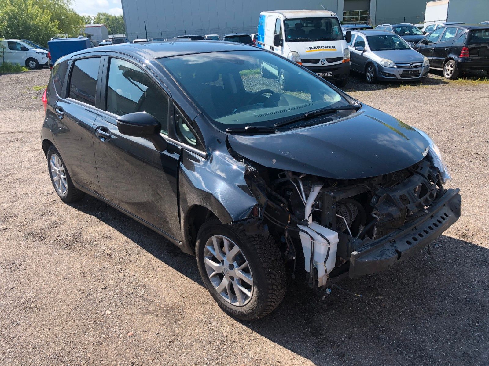 Fahrzeugabbildung Nissan Note Acenta Plus Frontschaden