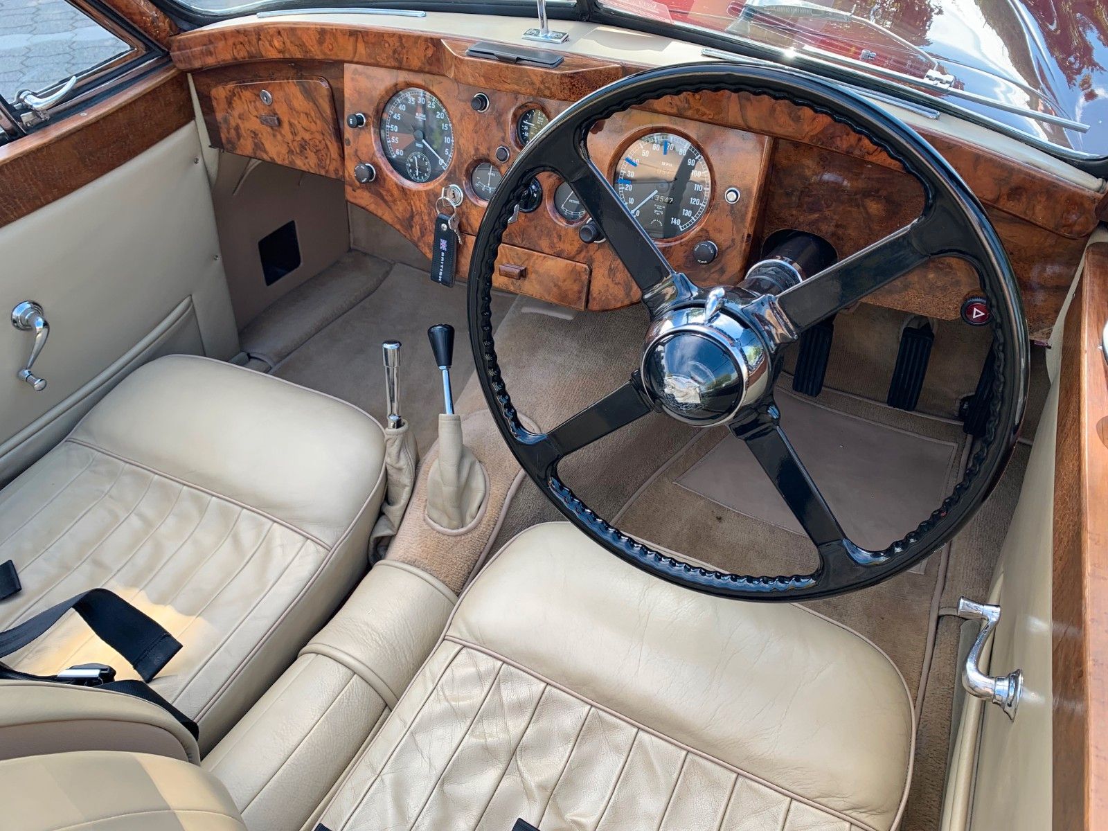 Fahrzeugabbildung Jaguar XK 120 DHC