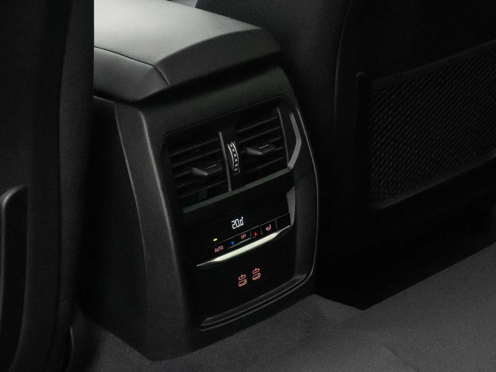 Fahrzeugabbildung BMW 320d HUD Sport Memory Kamera DAB Komfort DrivAss