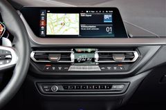 Fahrzeugabbildung BMW M135 i xDrive Voll-Leder Pano HuD h/k LED Memory