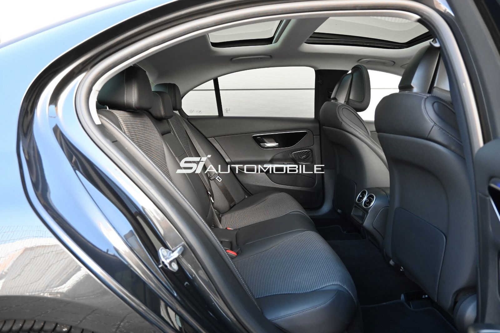 Fahrzeugabbildung Mercedes-Benz C 220 d Avantg. °ACC°NIGHT°PANO°STANDHEIZ°SOUND°